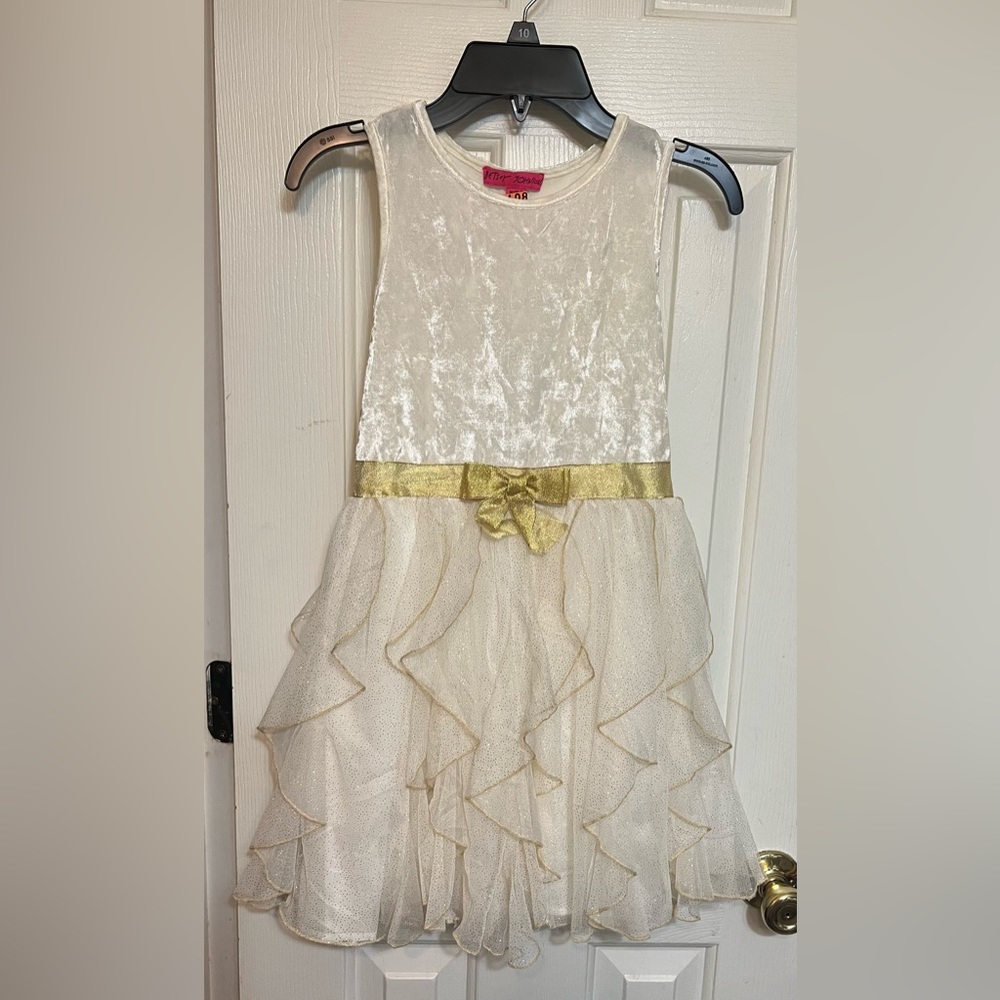 Stunning girls dress